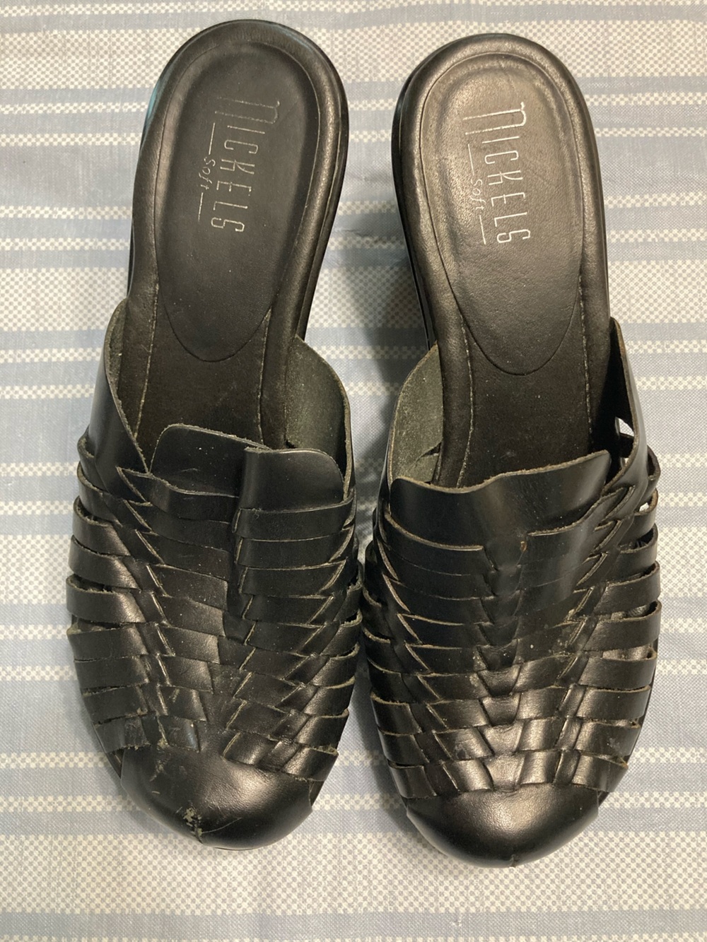 💛TODAY***$17***Nichols Soft black woven, heeled sandals.